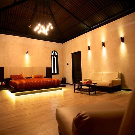 Kino Lakeside Chalet Hotel Lonavala Kültér fotó
