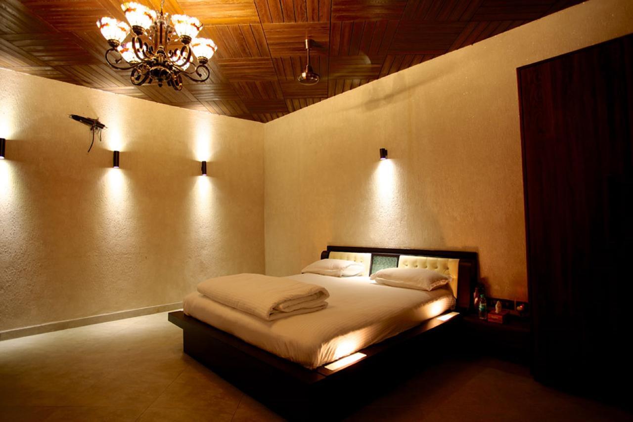 Kino Lakeside Chalet Hotel Lonavala Kültér fotó
